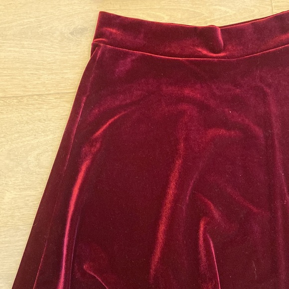 Elf Movie Jovie inspired 2 piece Small red velvet top + skirt - Picture 3 of 7